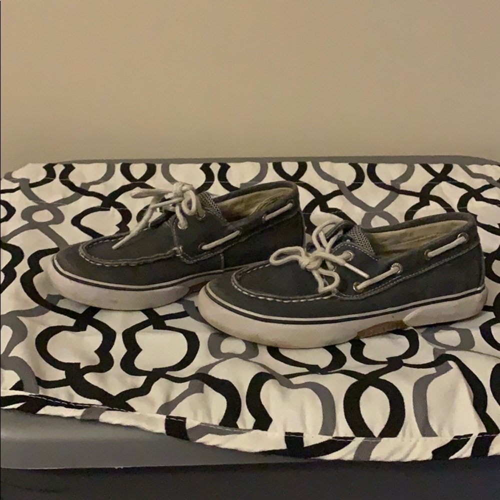 Used boat shoes